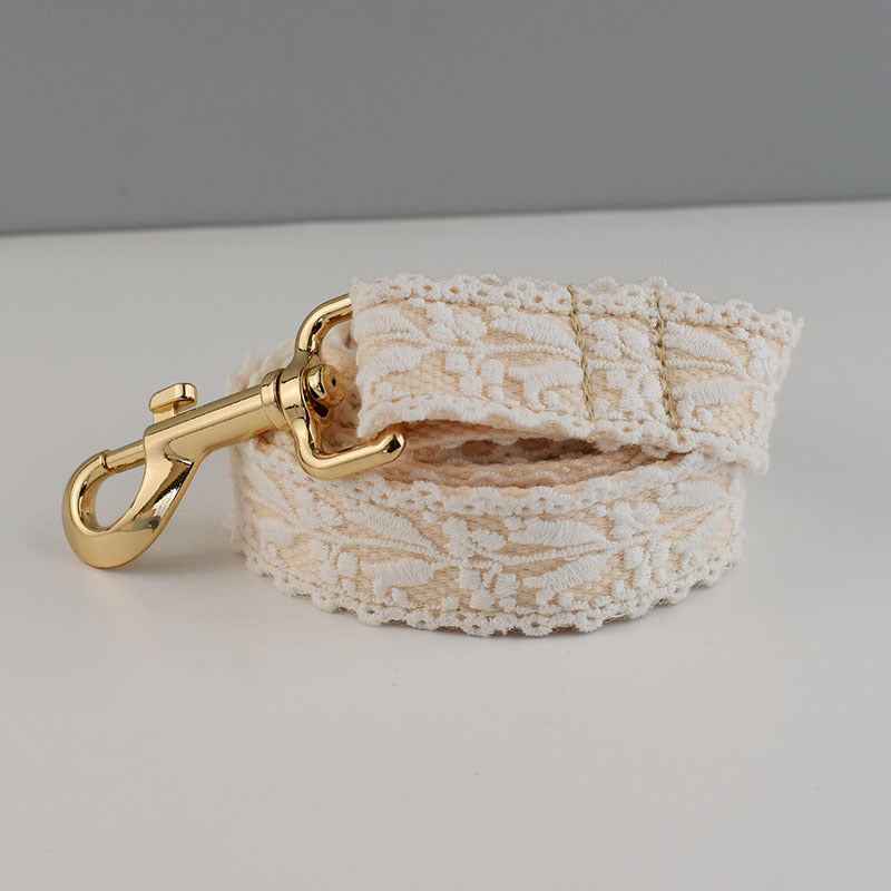 Elegant Leaf Pattern Pet Collar with Gold Buckle for Stylish Comfort